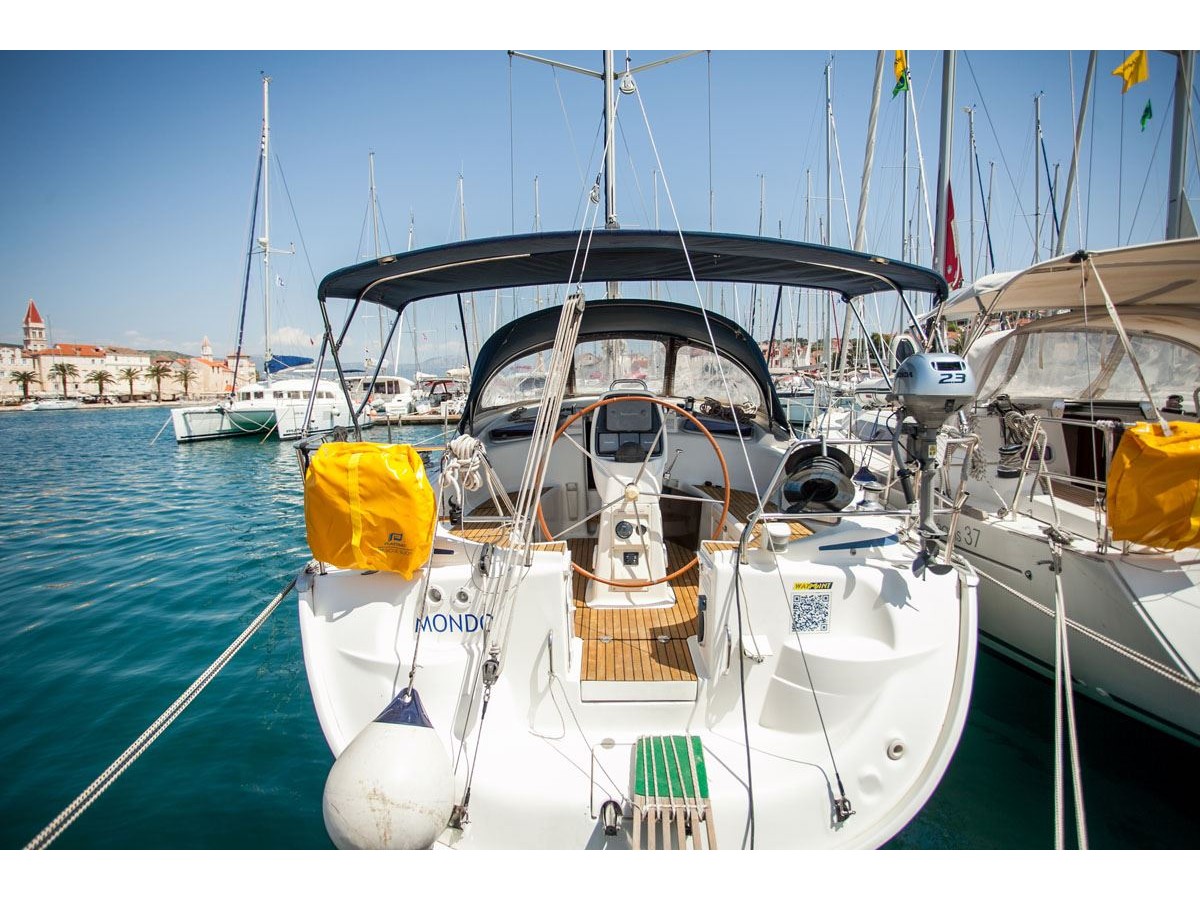 Mondo Bavaria 37 Cruiser