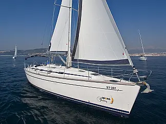 Bavaria 49 - External image