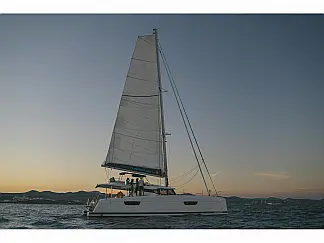 Fountaine Pajot 47 SAONA LUX (GEN,AC,WATERMAKER) - External image