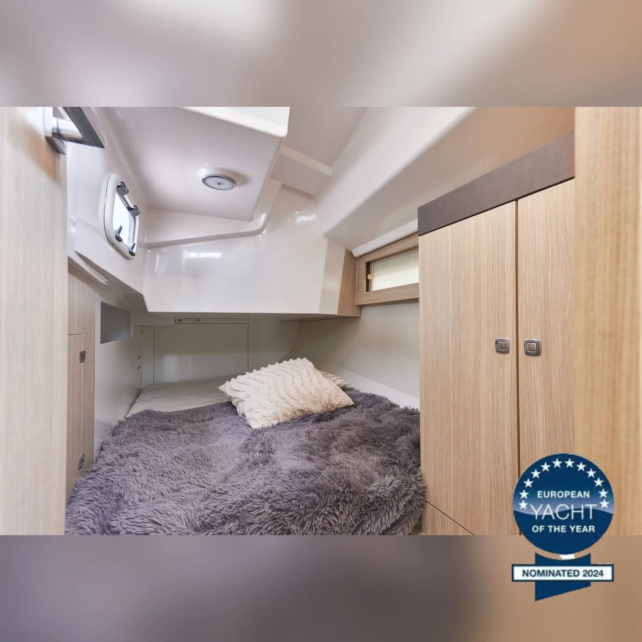 Maxus 35 (see with our base extra options availability as Air Conditioned) - 