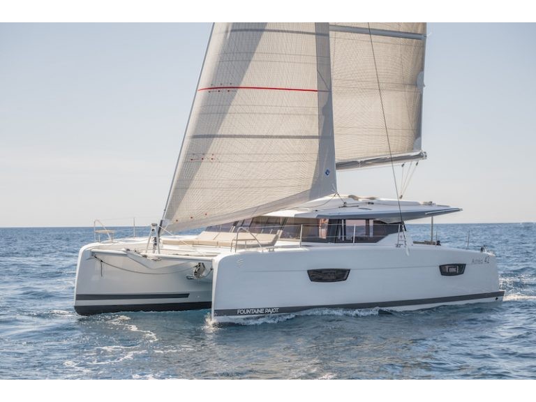 Astréa 42 (2024) – Agitation – A/C, Generator, Water maker. Solar panel