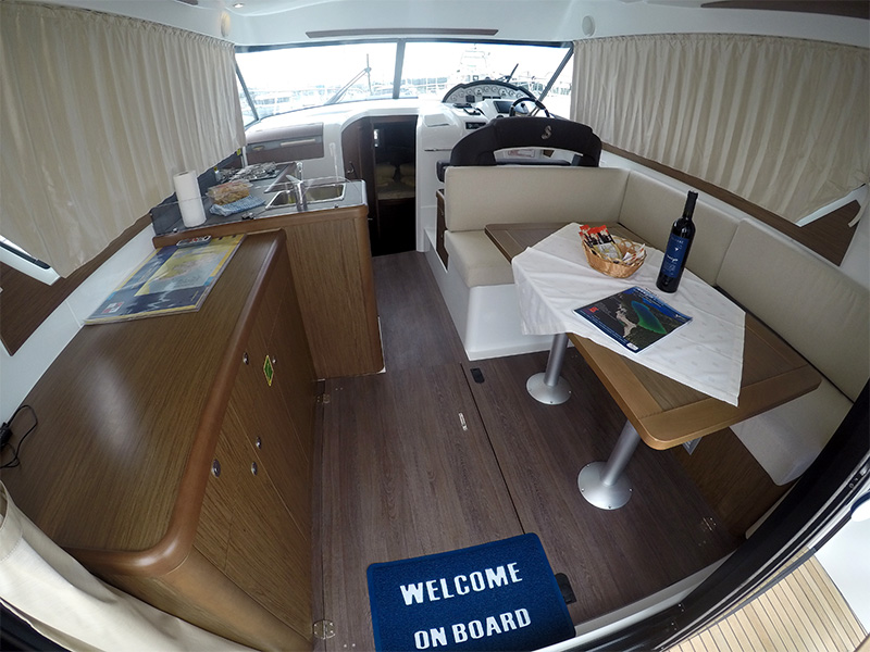 M/Y - Antares 36 - 2 Cabins - Built 2017