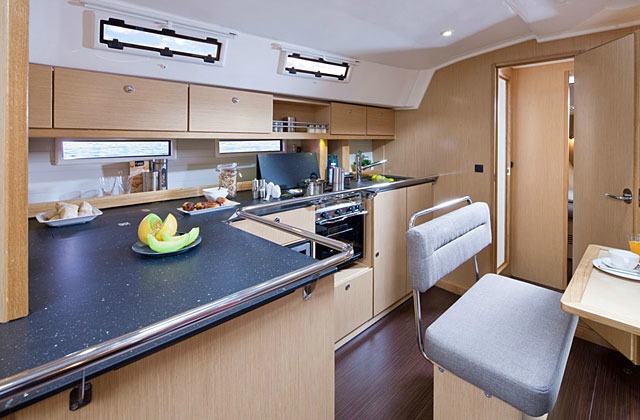 фото Bavaria Cruiser 45 7