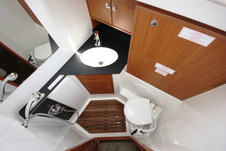 фото Bavaria Cruiser 45 11