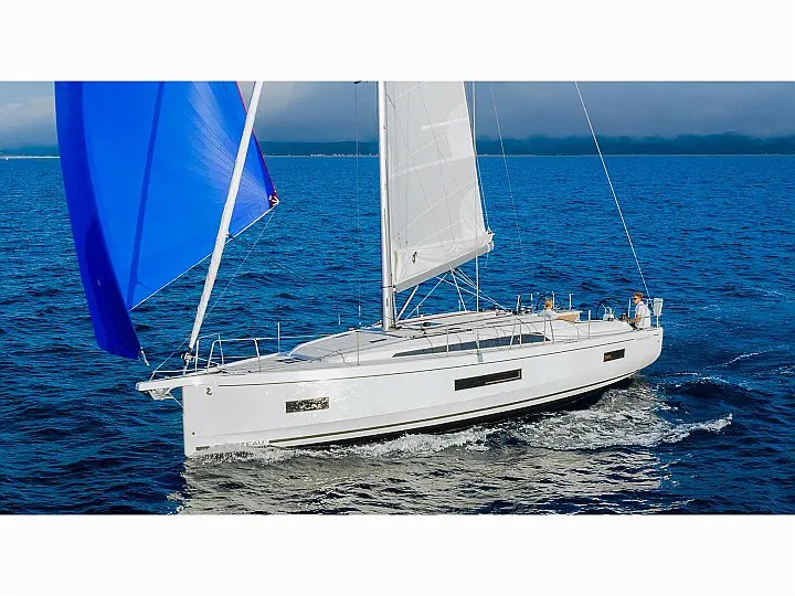 Oceanis 40.1 - (4 double bed) + convertible table in salon “NYMPHI (air condition, bowthruster, inox gangway, inverter, solar panels, teak cockpit, electric WC)“, Corfu