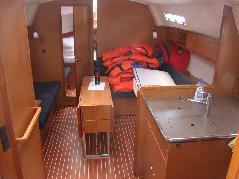 фото Bavaria Cruiser 36 2