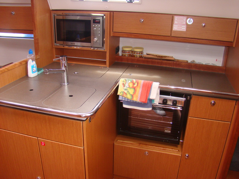 фото Bavaria Cruiser 36 13
