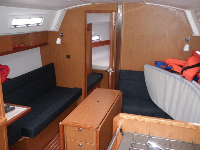 фото Bavaria Cruiser 36 15