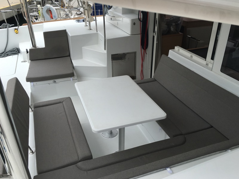 صور Lagoon 400 S2 4