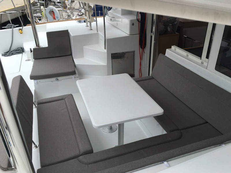 foto Lagoon 400 S2 4