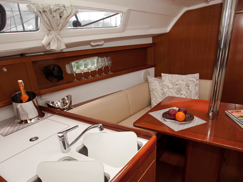 foto Oceanis 31 3