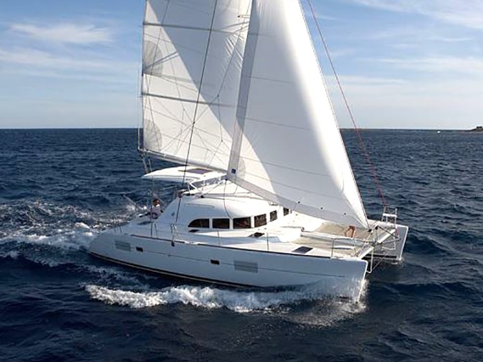 foto Lagoon 380 S2 1