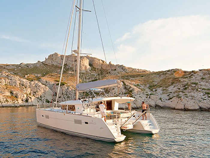 صور Lagoon 400 S2 2