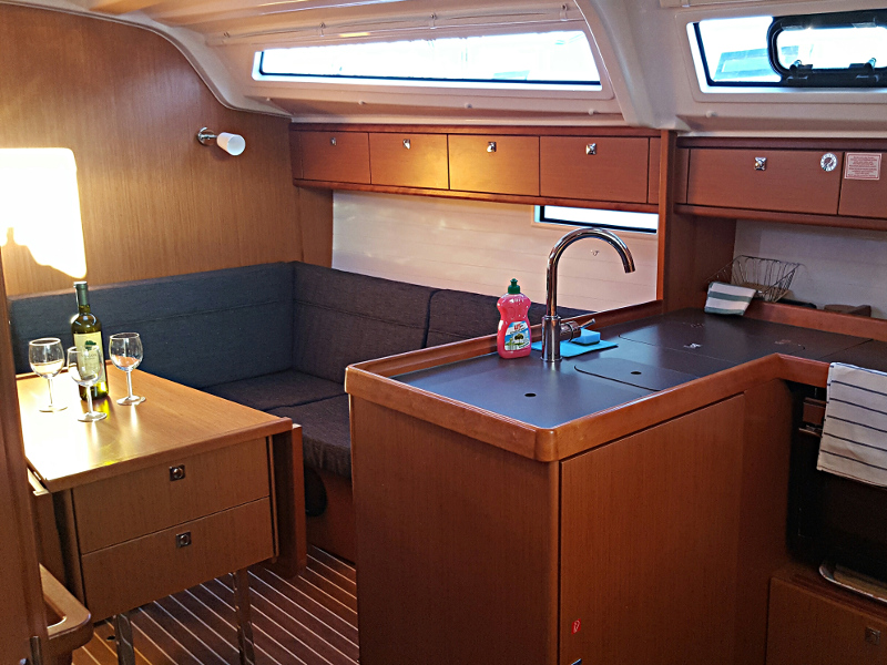foto Bavaria Cruiser 37 15