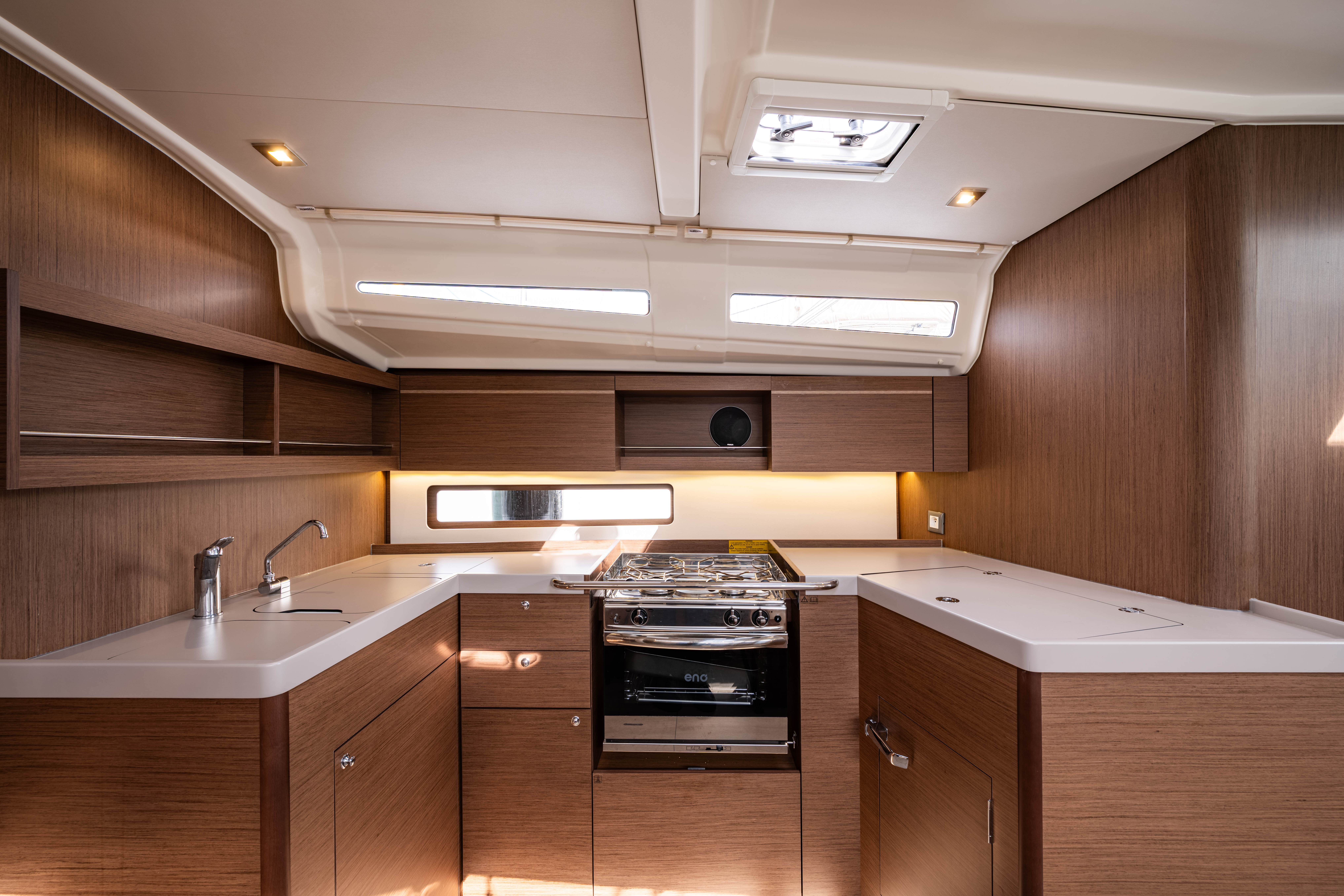 Secondary yacht image