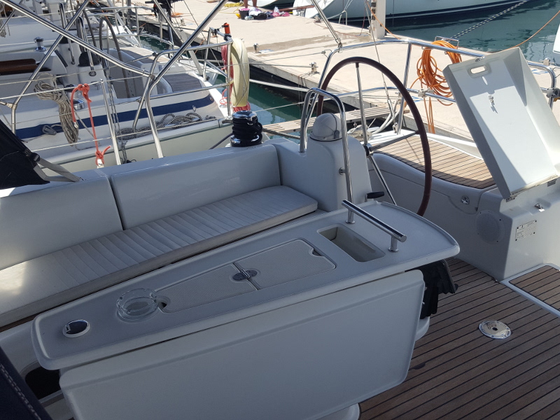 фото Oceanis 43 9