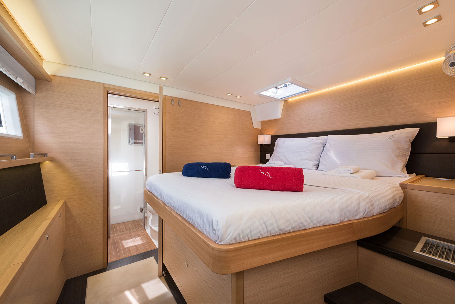 фото Lagoon 560 S2 1