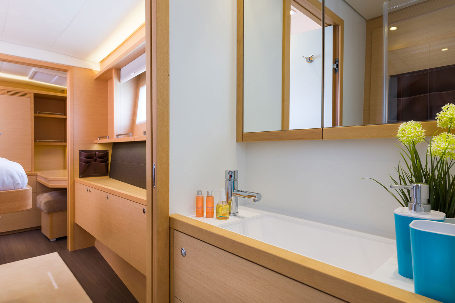 фото Lagoon 560 S2 2