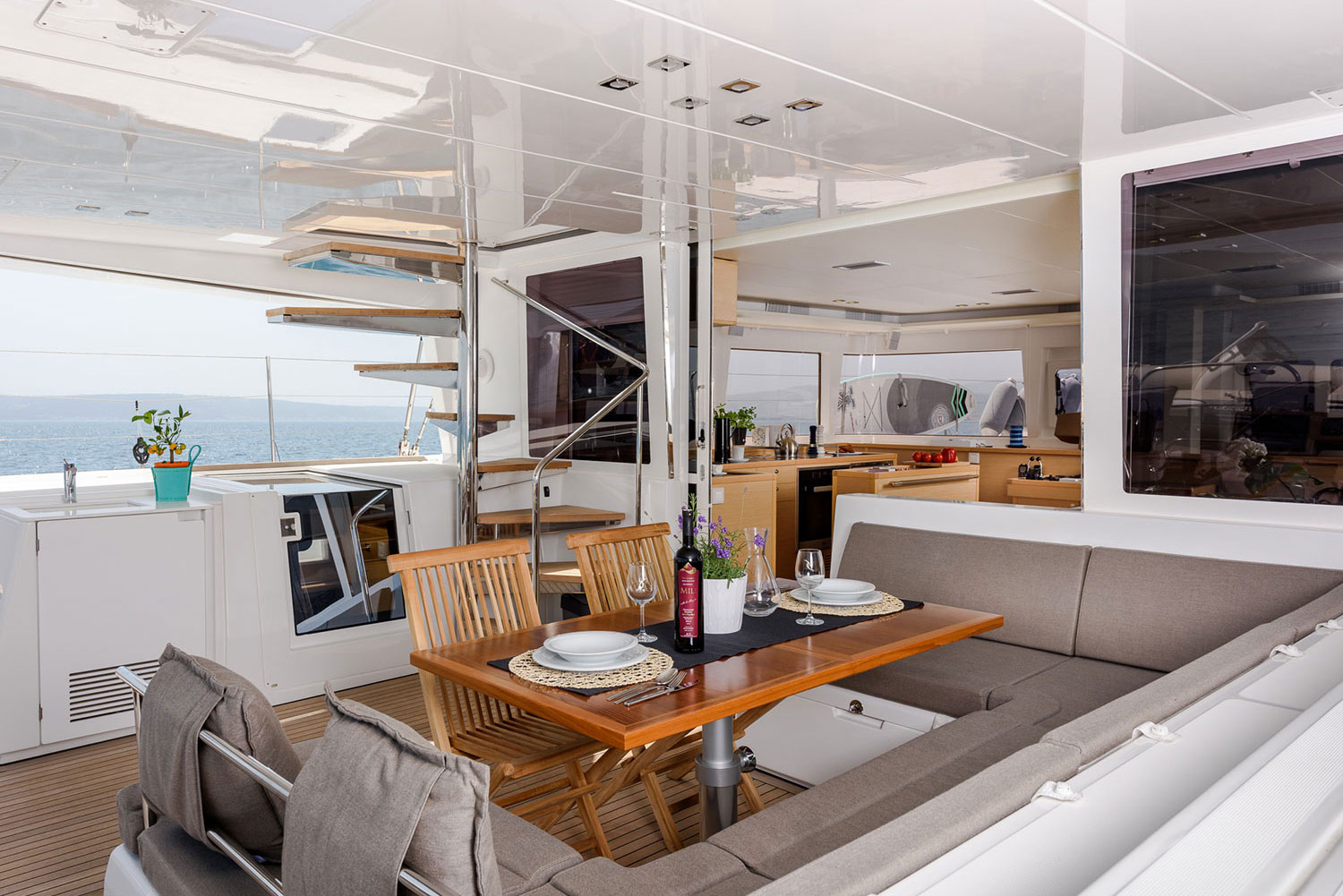 фото Lagoon 560 S2 8