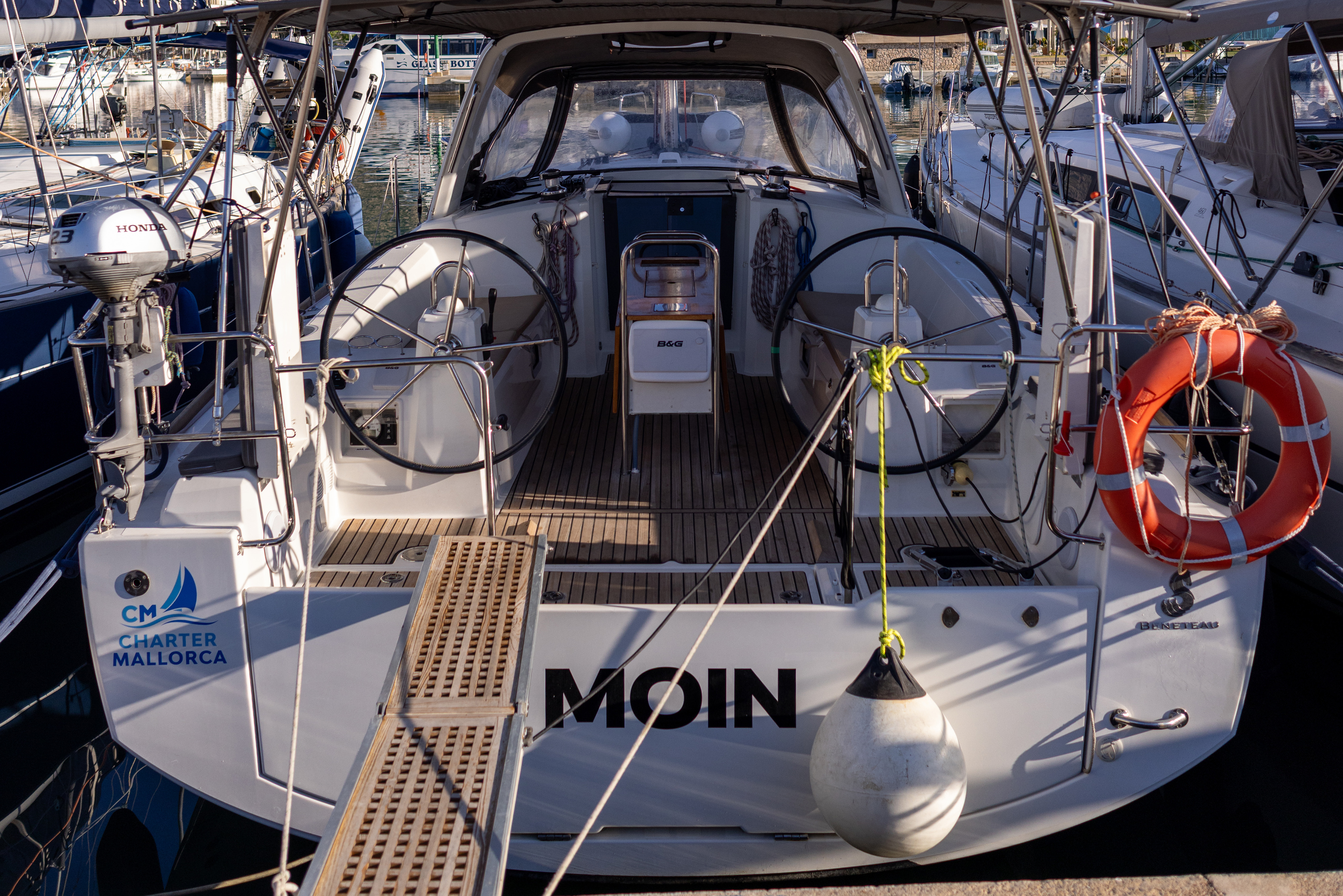 Yacht image 15