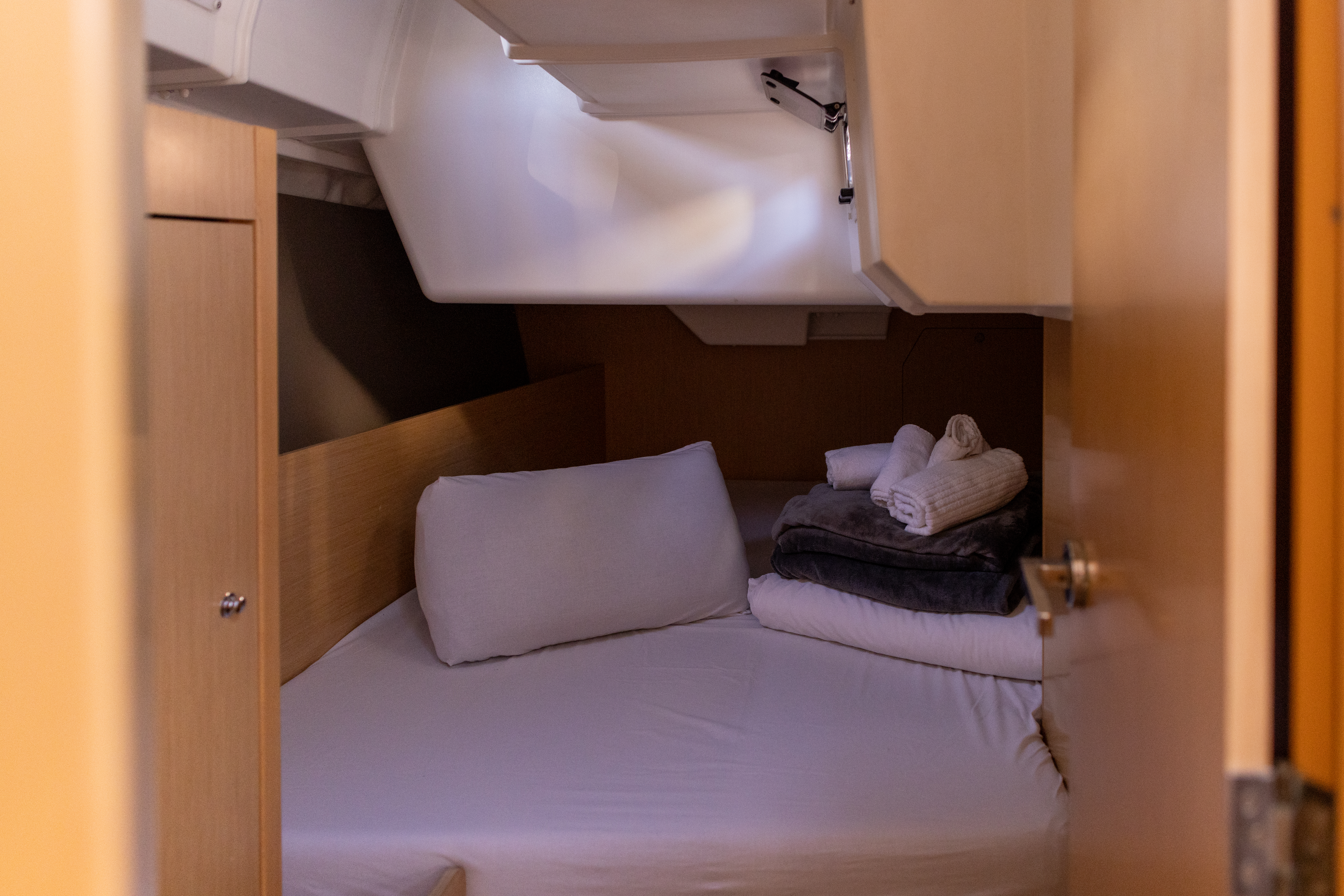 Yacht image 13