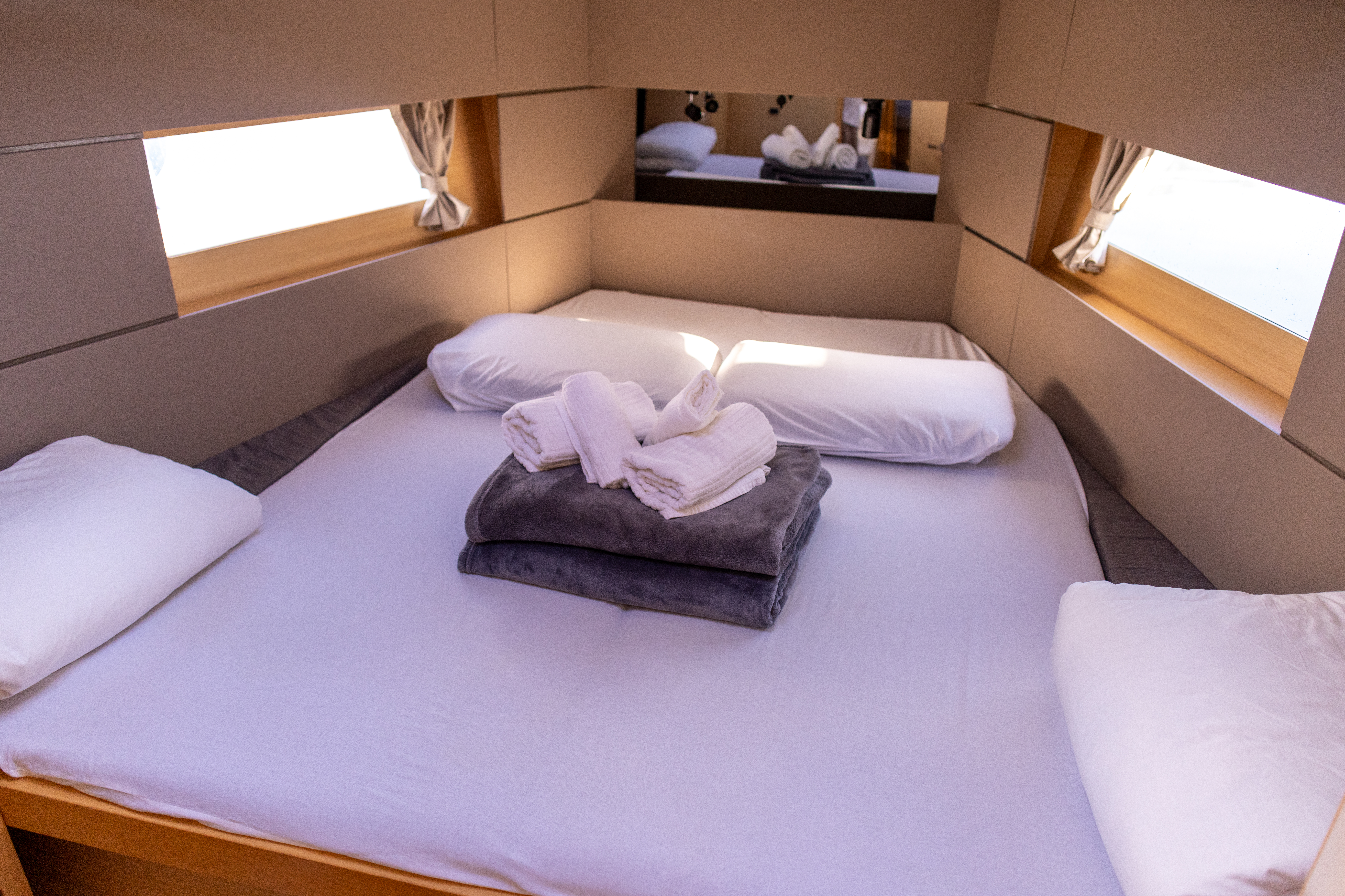 Yacht image 3