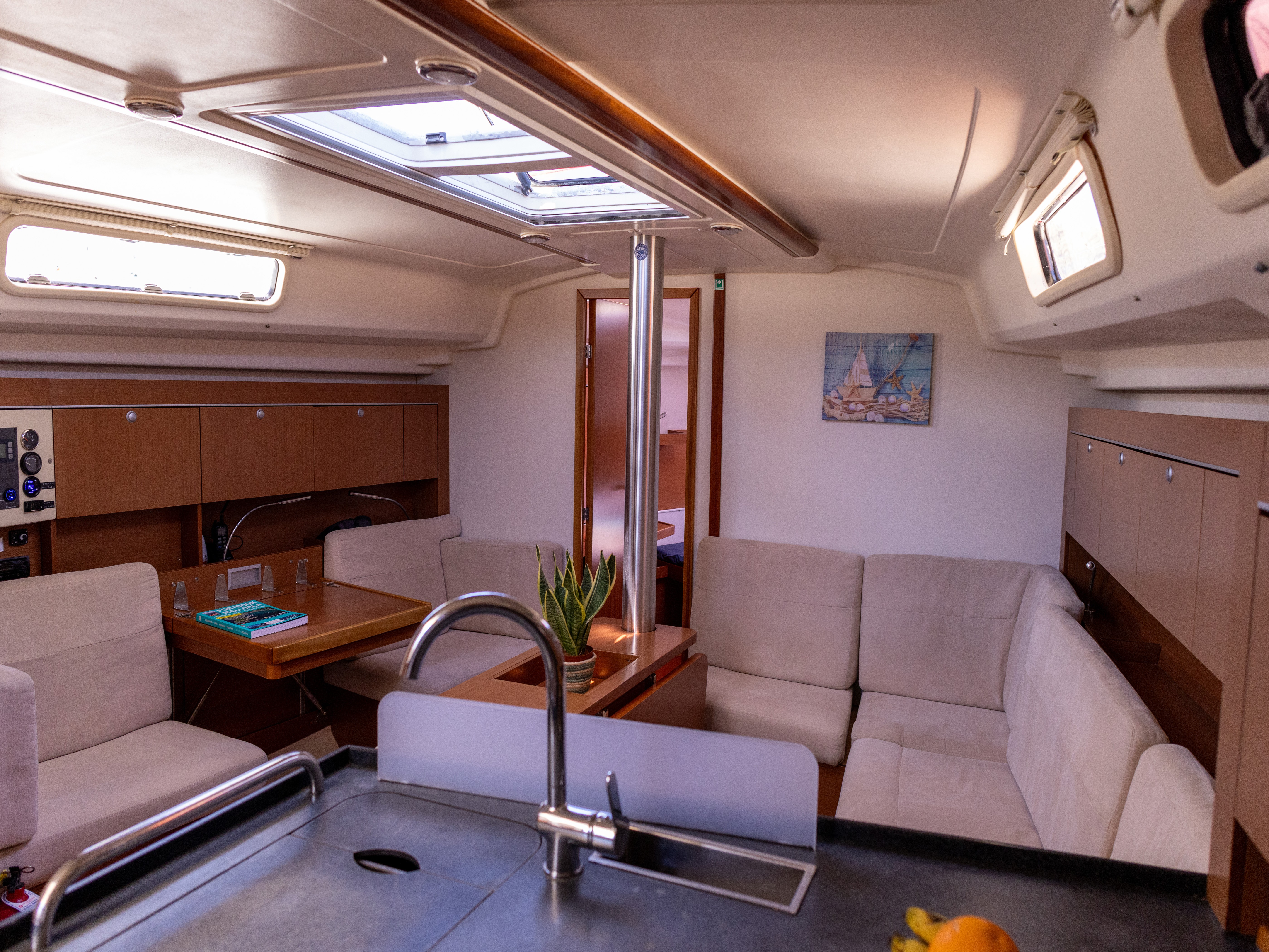 Yacht image 6