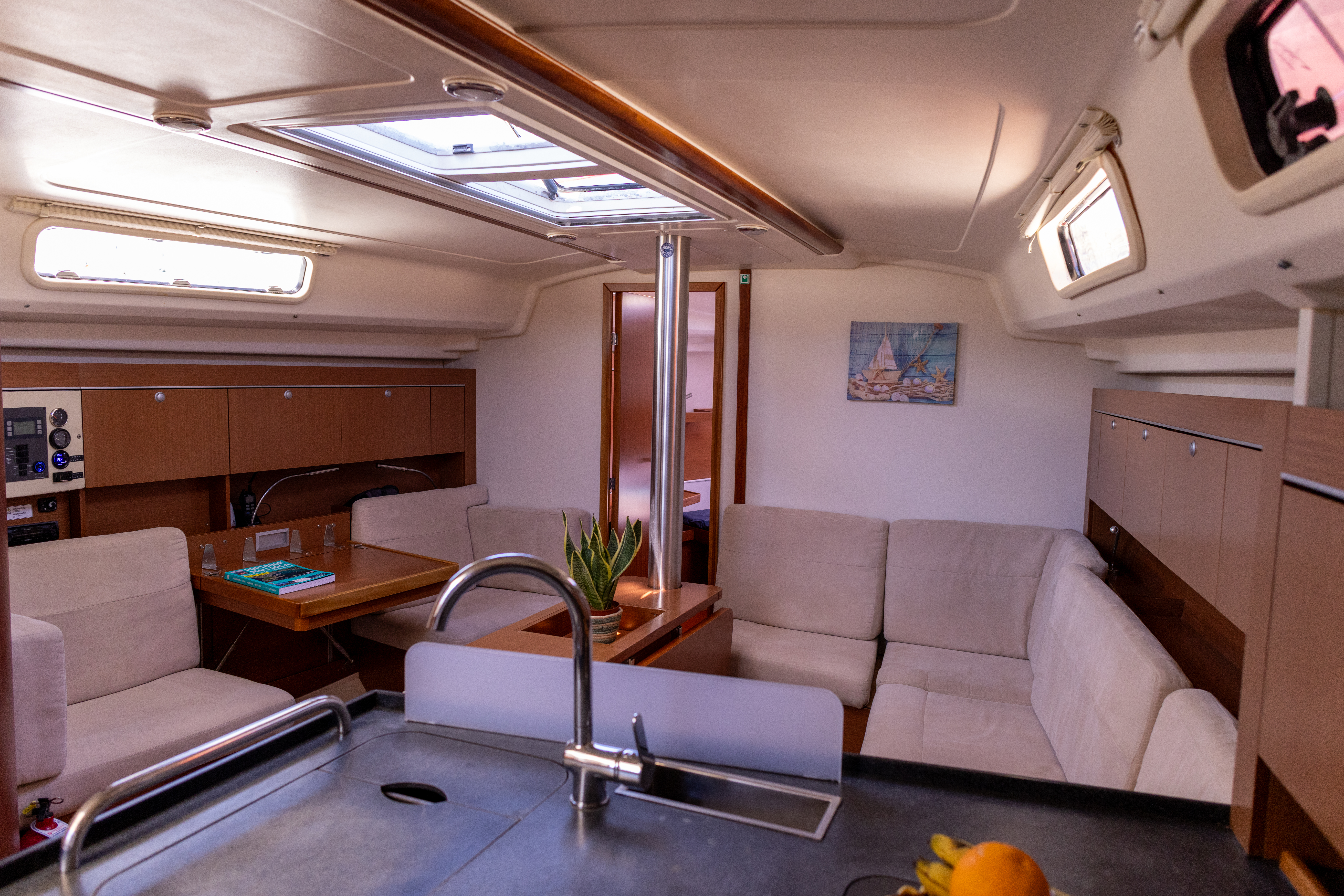 Yacht image 12