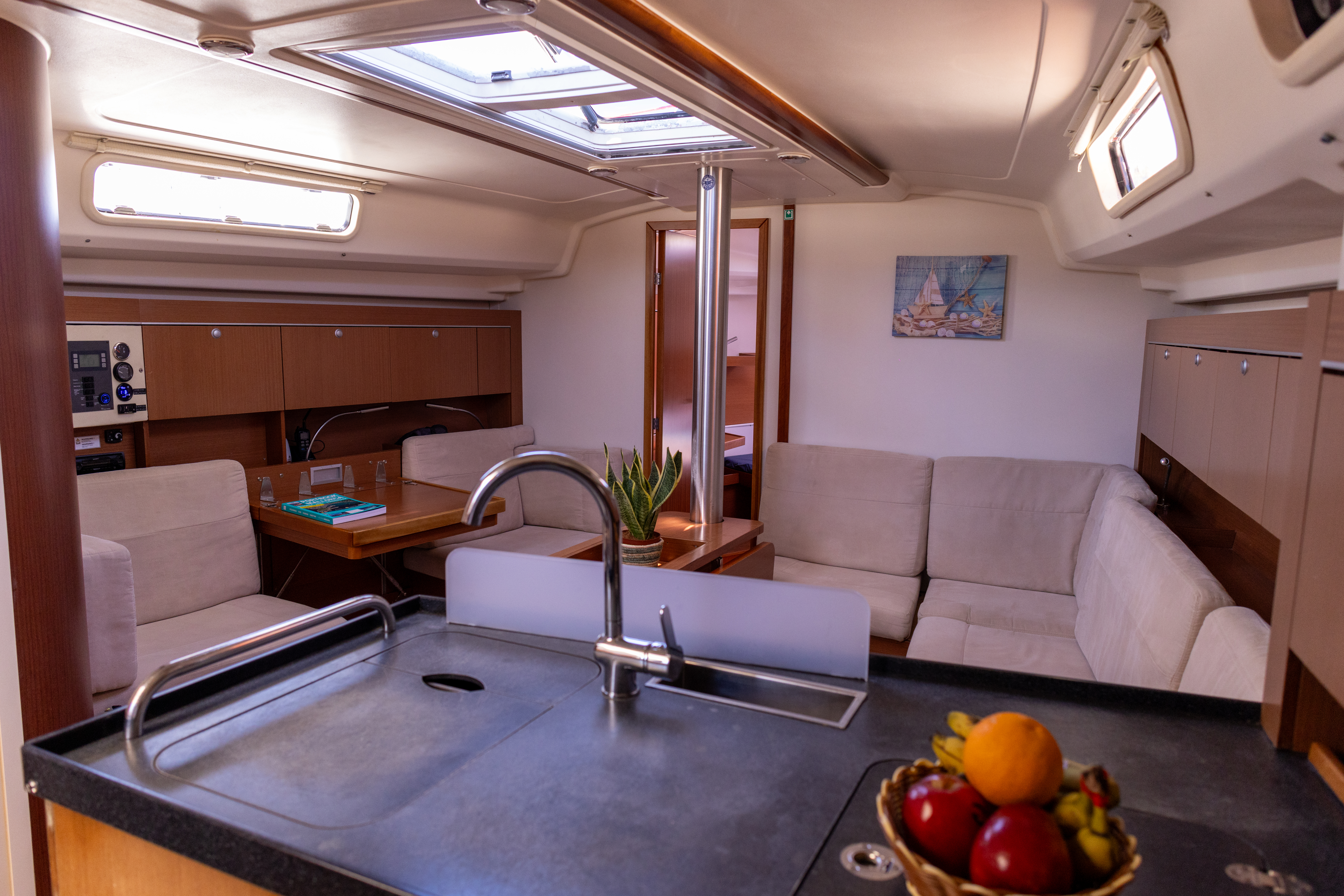Yacht image 18