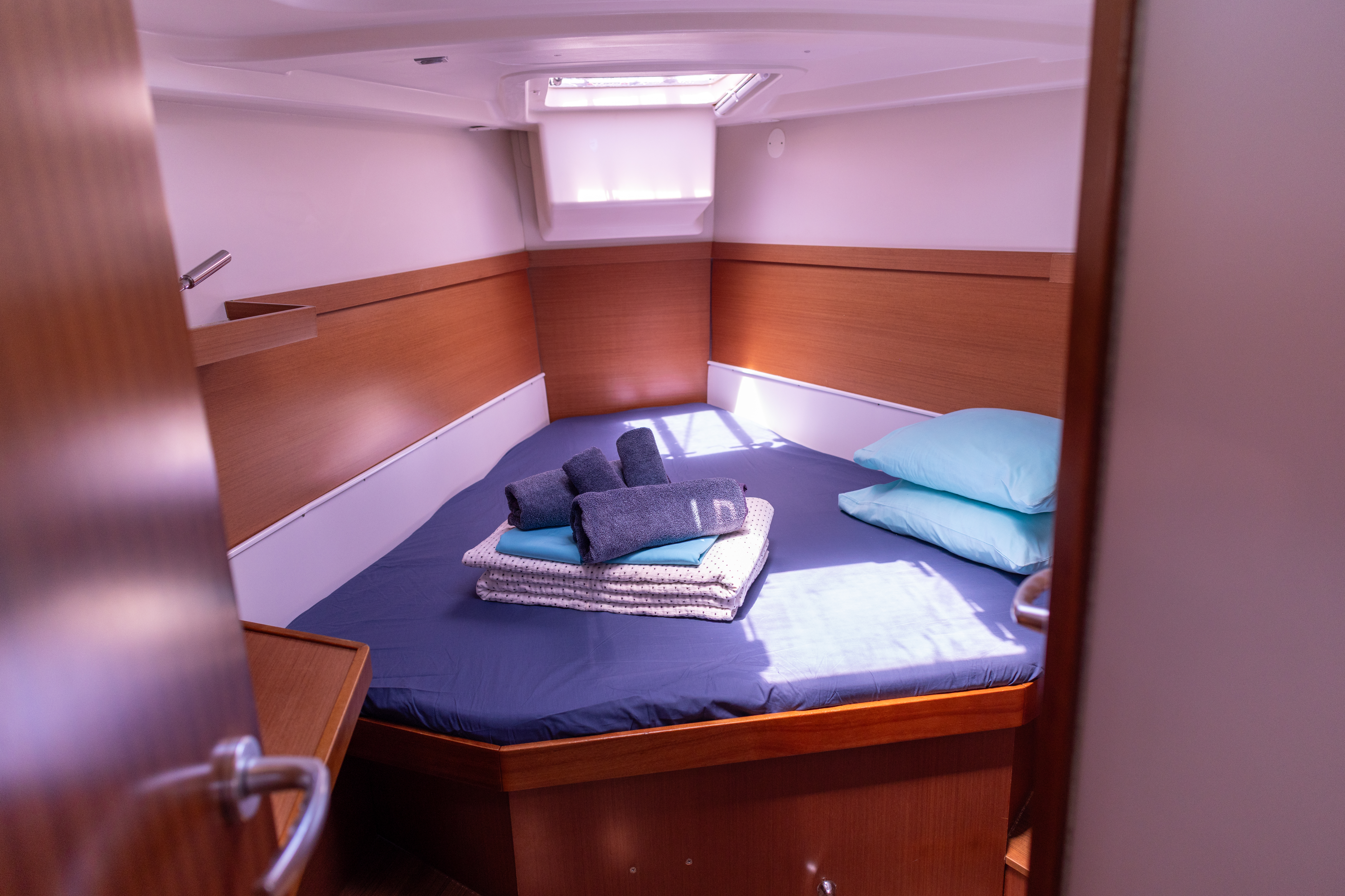 Yacht image 13