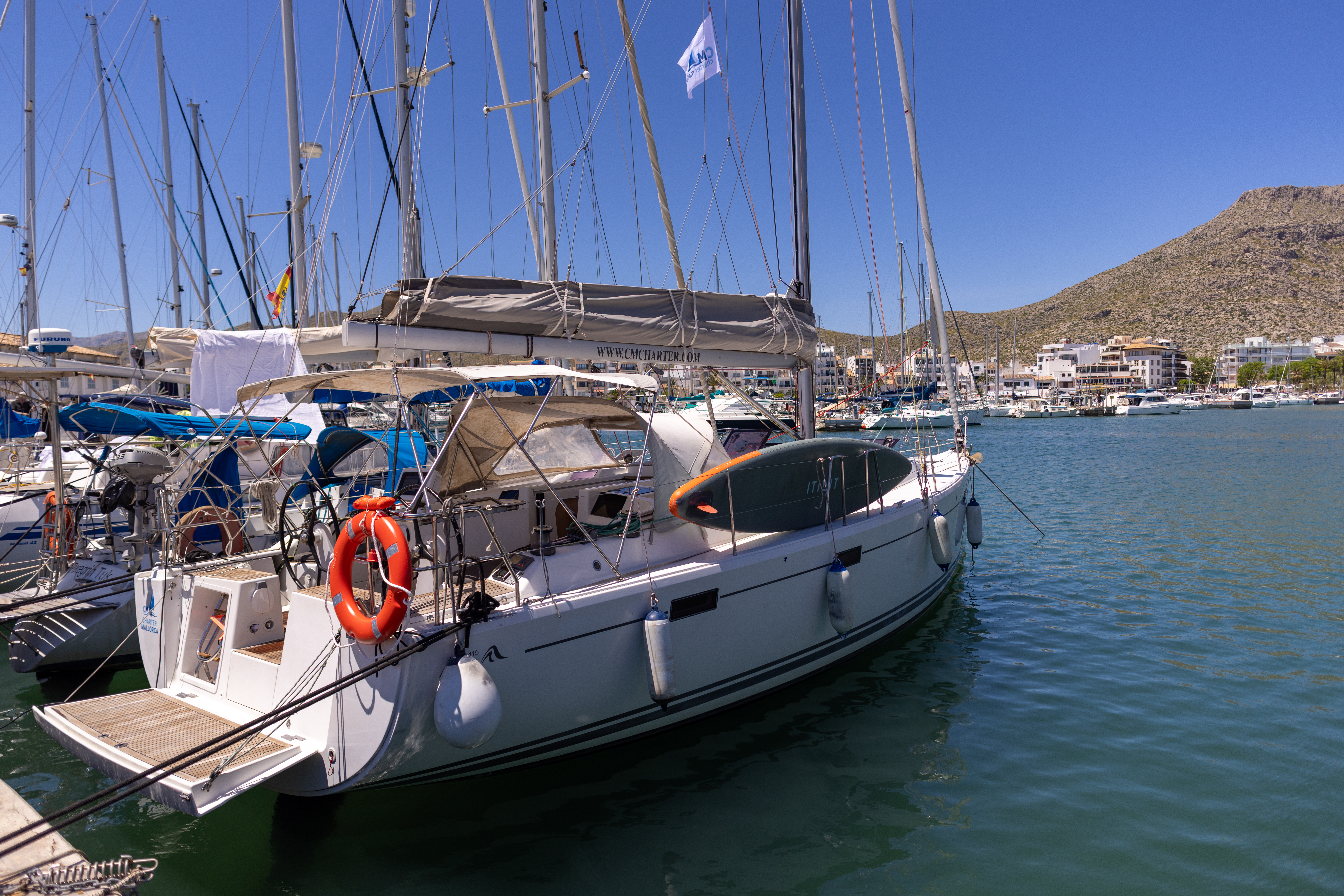 Yacht image 9