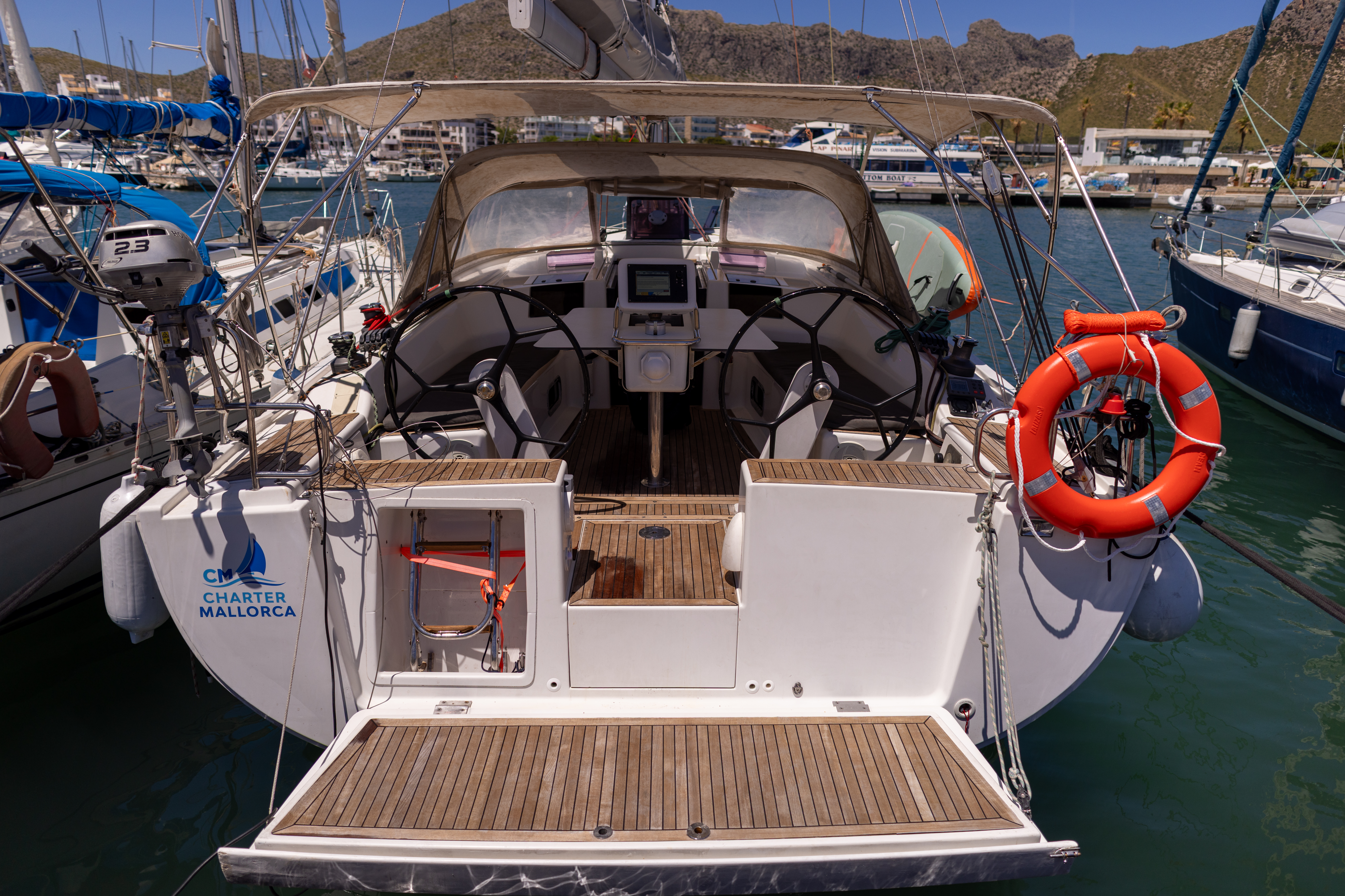 Yacht image 17