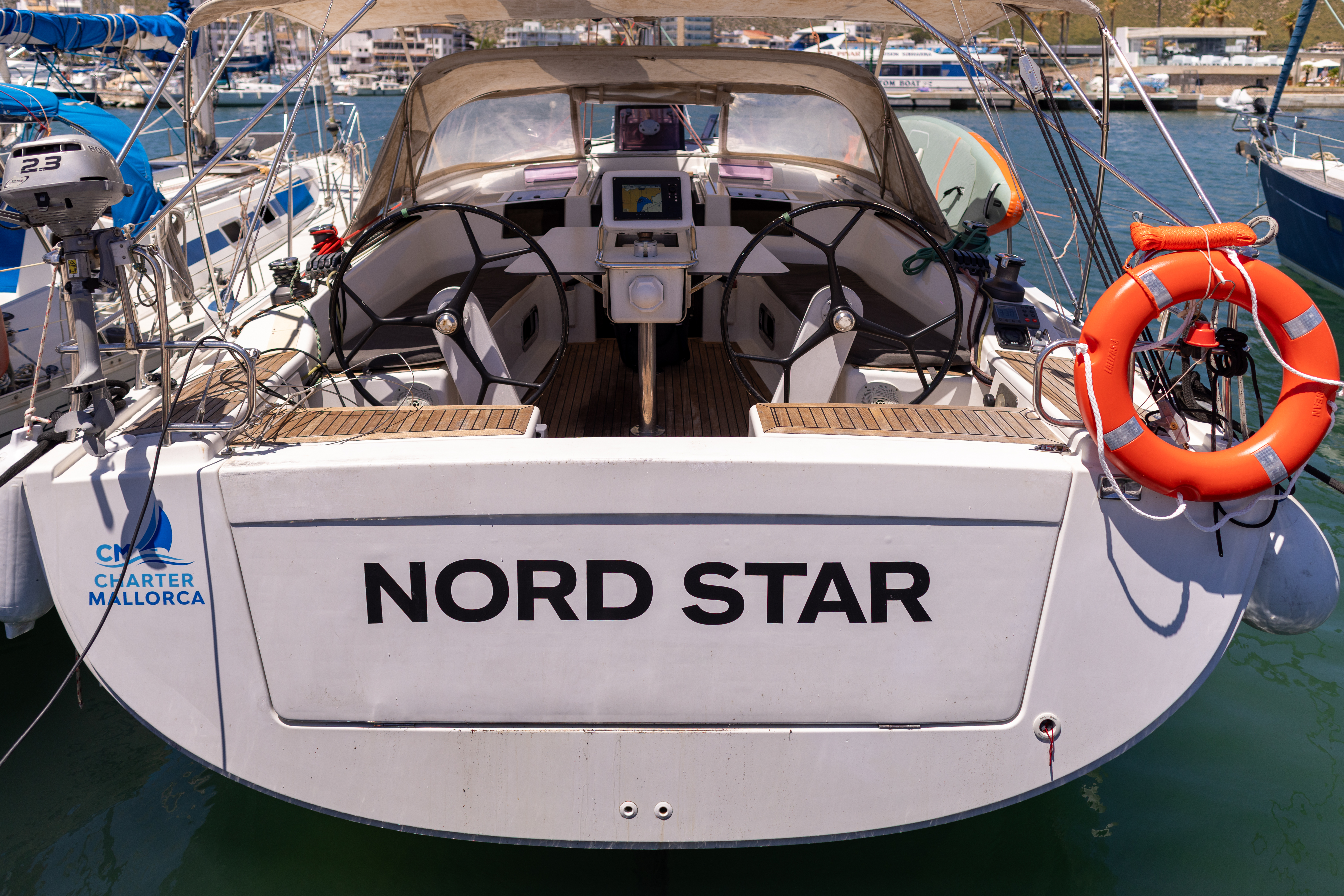 Yacht image 19