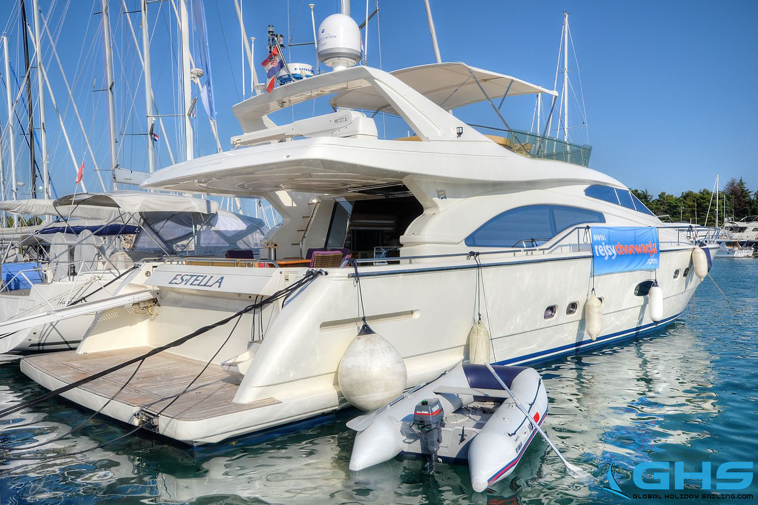 foto Ferretti 680 1