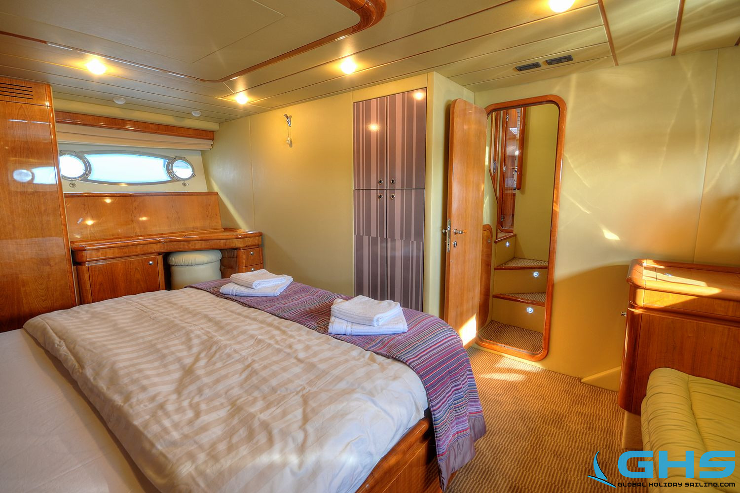 foto Ferretti 680 15