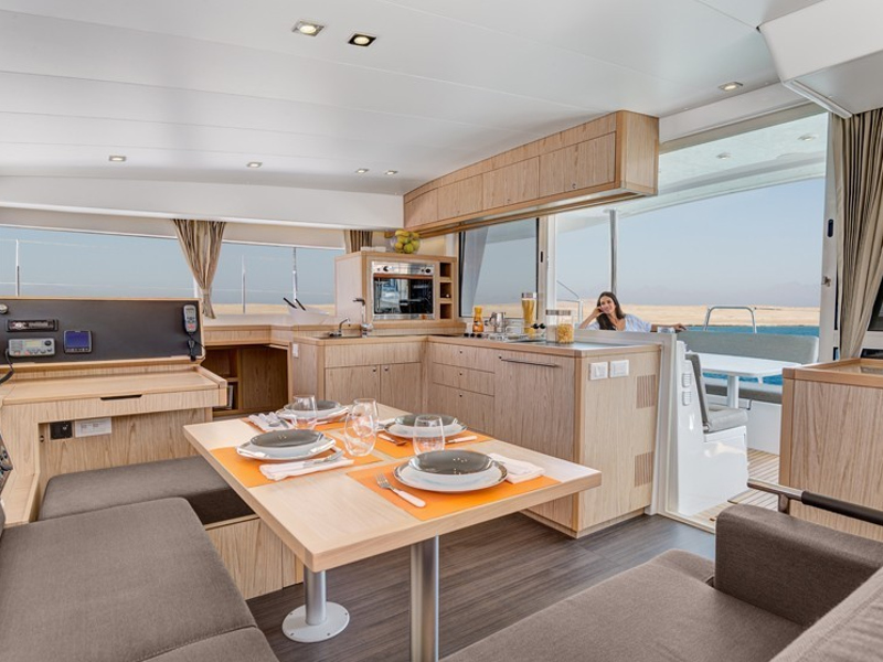 фото Lagoon 400 S2 7