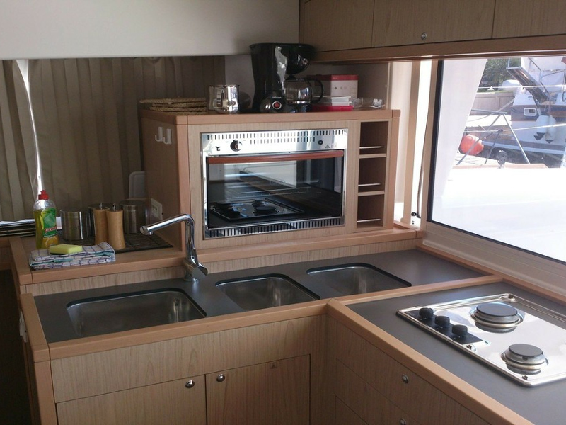 фото Lagoon 400 S2 11