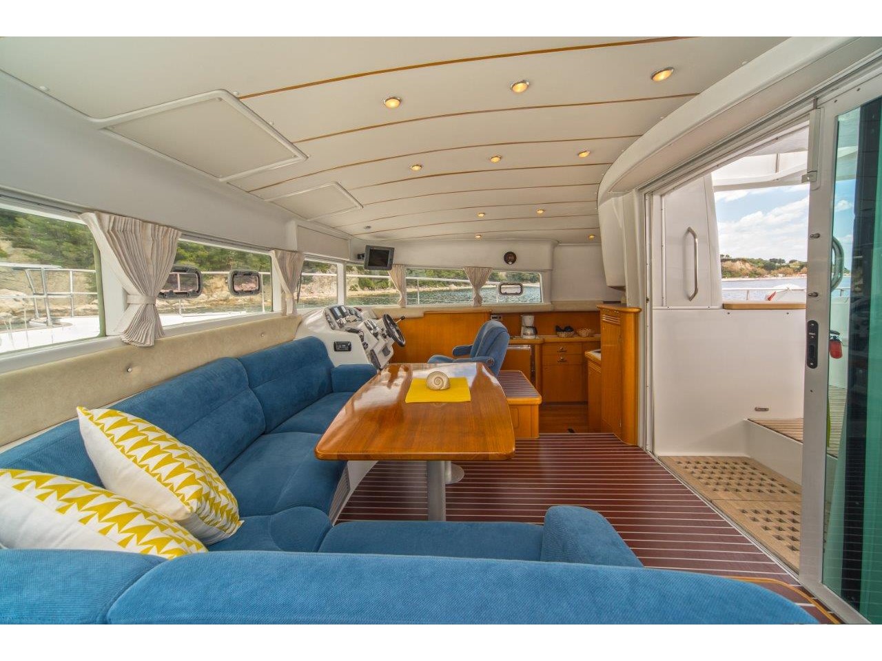 foto Lagoon Power 44 2