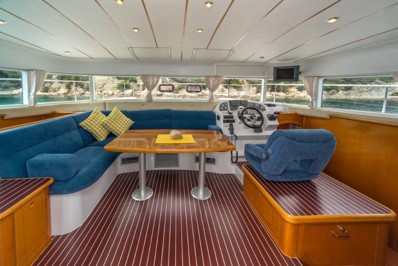 foto Lagoon Power 44 5