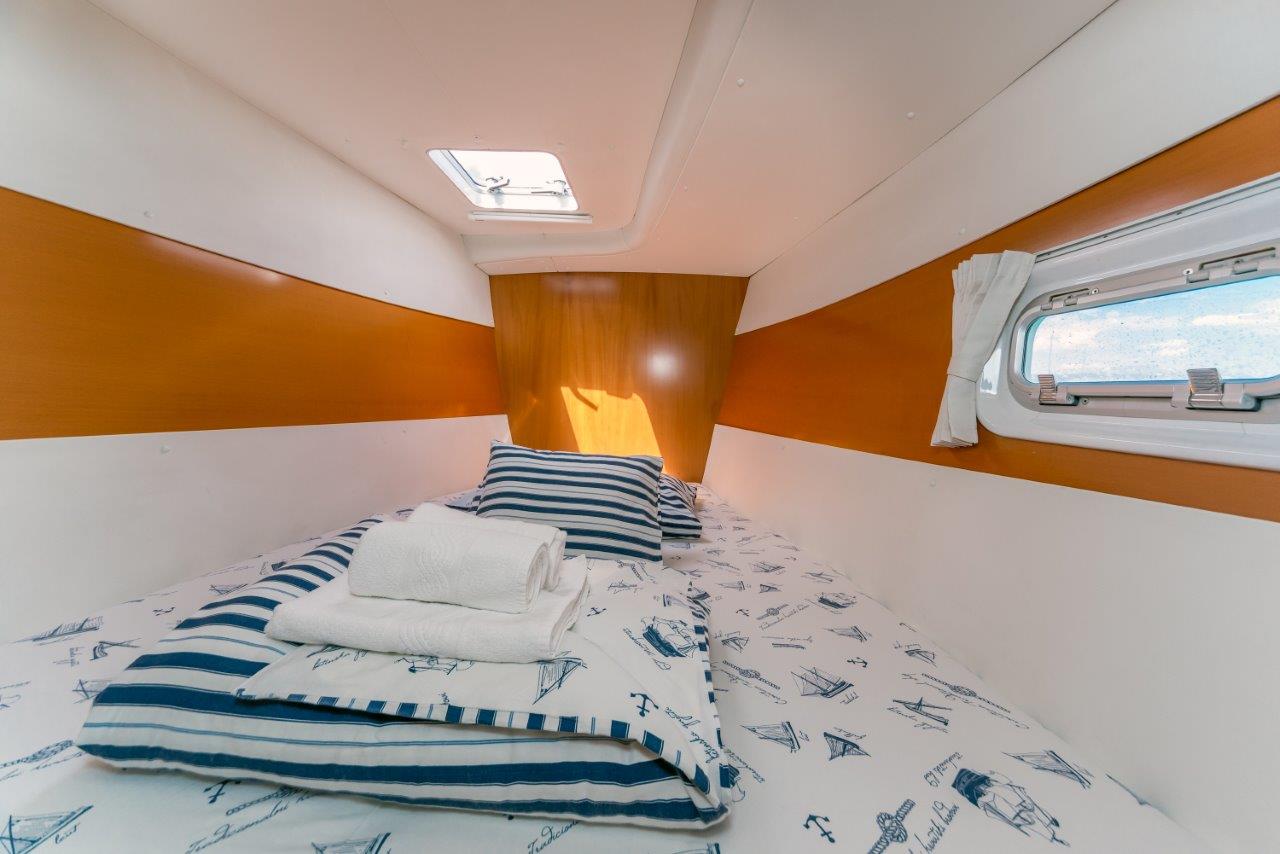 foto Lagoon Power 44 10