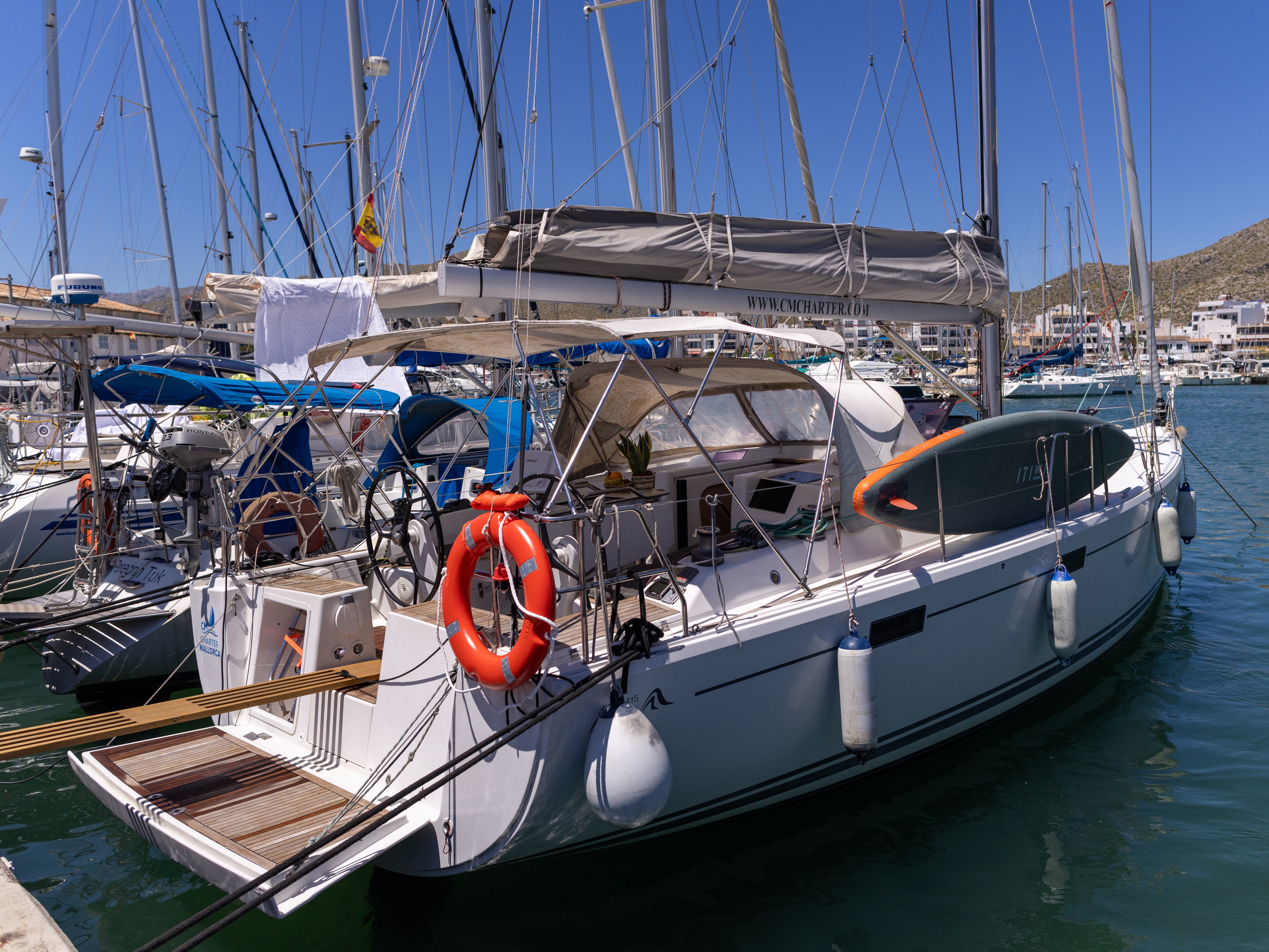Yacht image 11