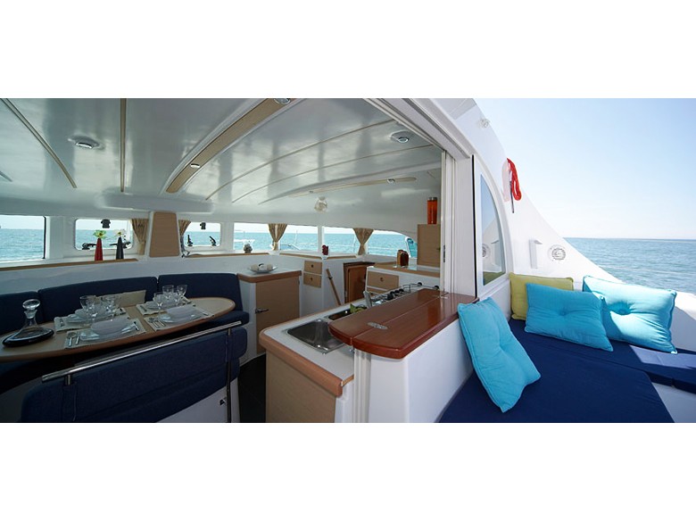 foto Lagoon 380 S2 3