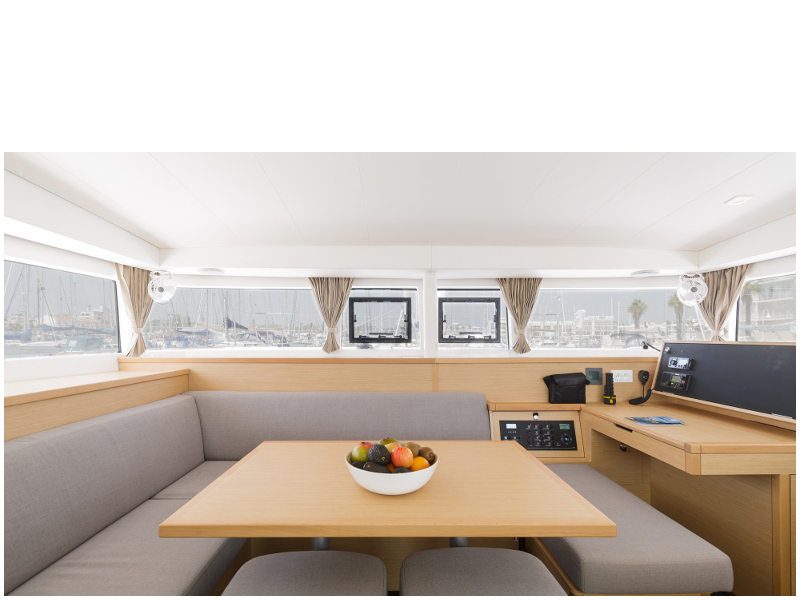 foto Lagoon 400 S2 3