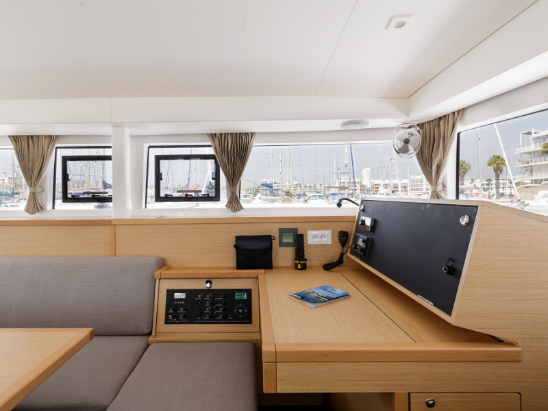 foto Lagoon 400 S2 16