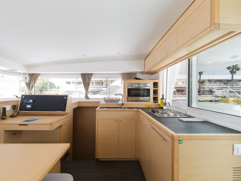 foto Lagoon 400 S2 17