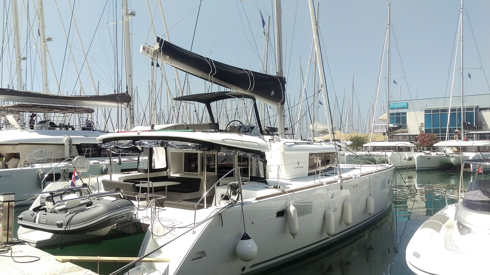 صور Lagoon 450  Flybridge 1