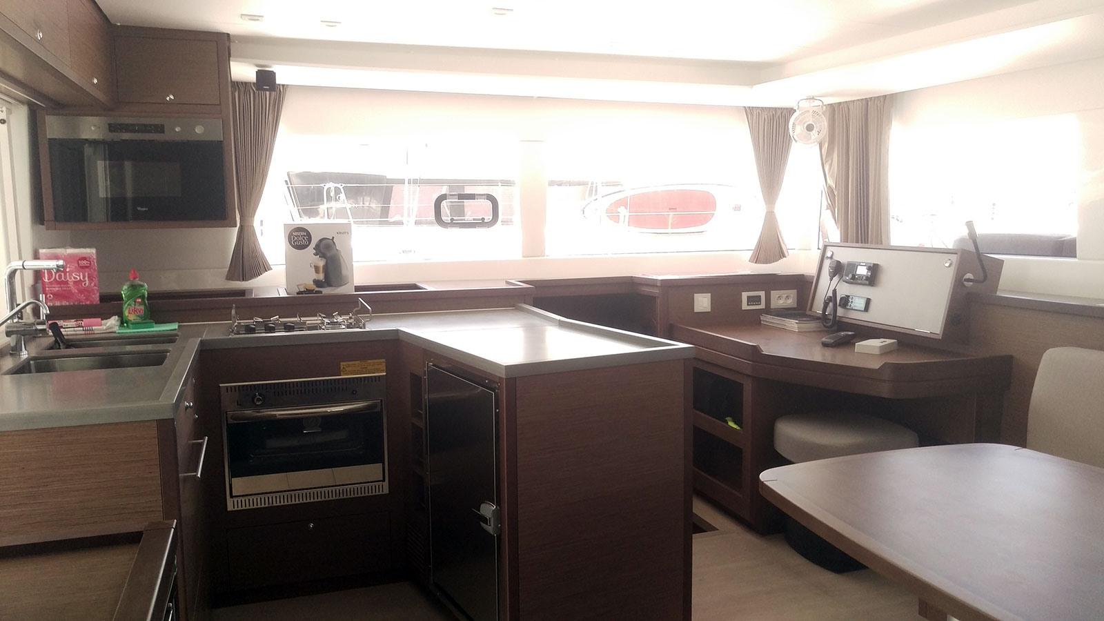 صور Lagoon 450  Flybridge 6