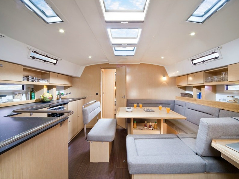 фото Bavaria Cruiser 45 13