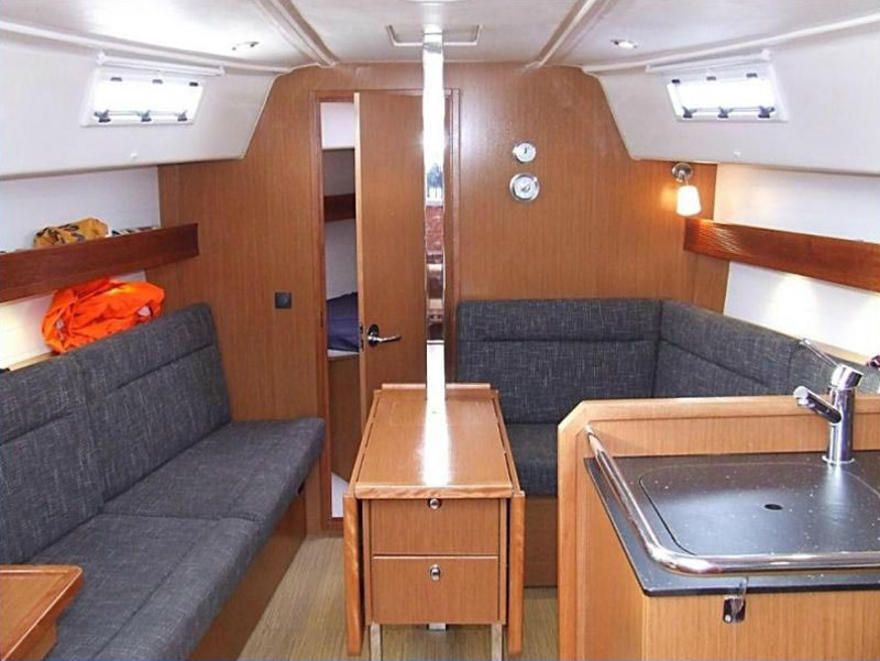 S/Y - Bavaria 32 Cruiser - 2 Cabins - Built 2012