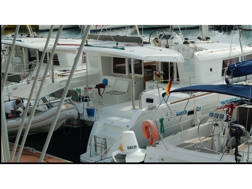 foto Lagoon 450 3
